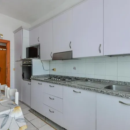 Leandro A Campo Apartamento *