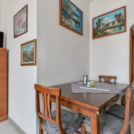 Leandro A Campo Apartamento *